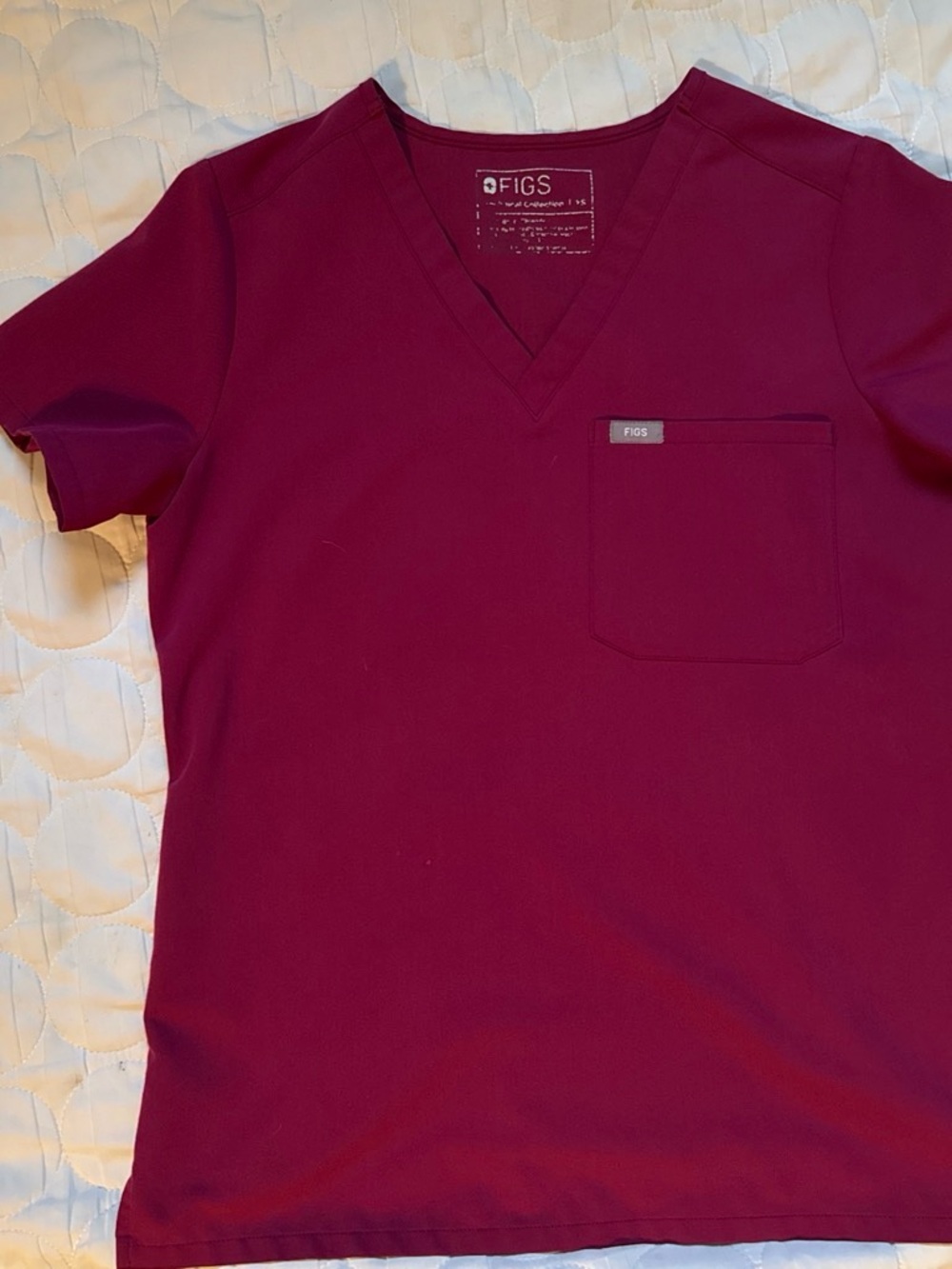 FIGS woman’s Catarina Scrub Top XS raspberry.  With matching joggers